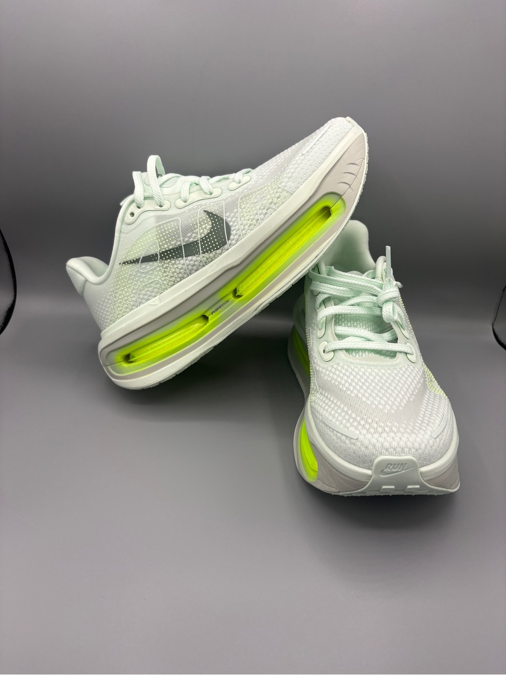 Nike Vomero Premium Men’s 6 / Women’s 7.5 Green Brand New HQ2050-300